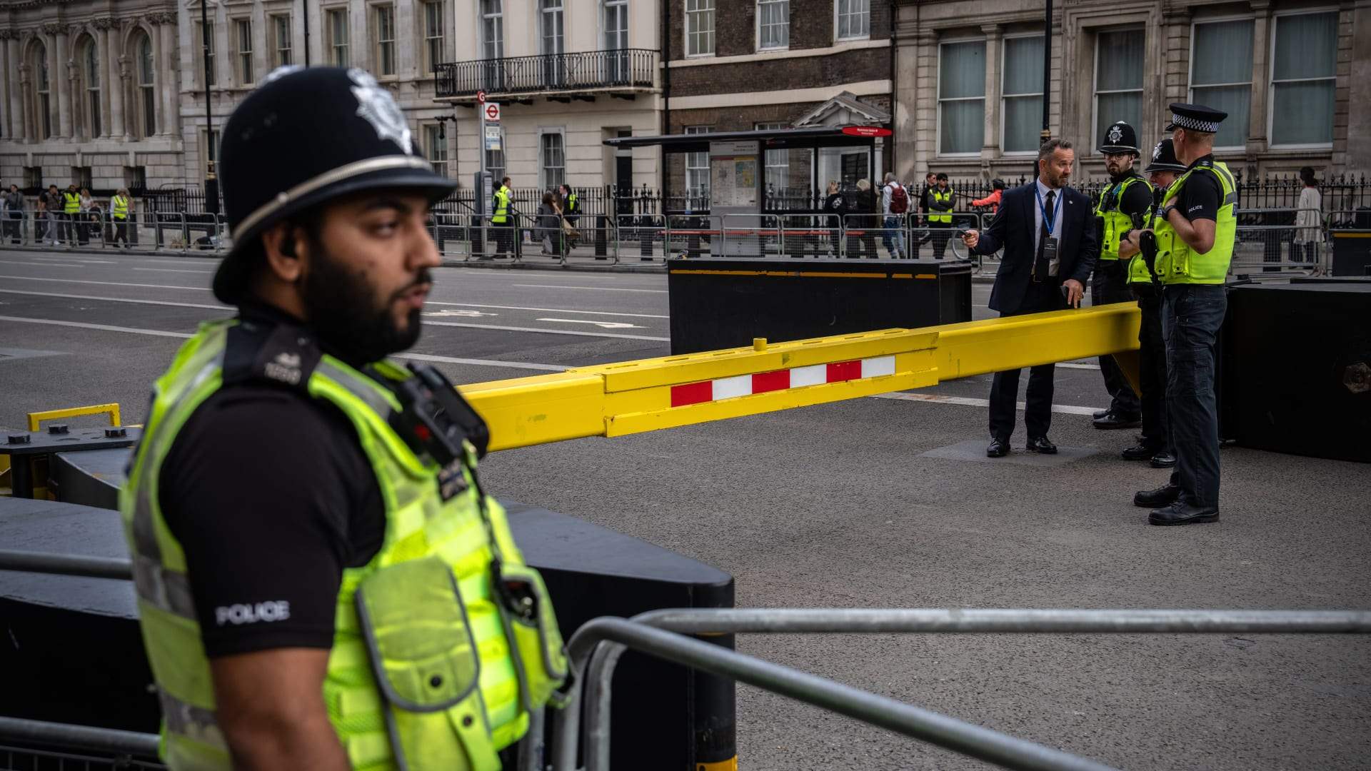 الشرطة البريطانية تحقق في حادث طعن صحافي في مؤسسة متحدثة بالفارسية      