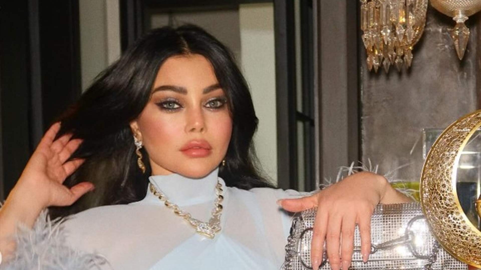 هيفاء وهبي تحبس الأنفاس بإطلالتها الرمضانيّة.. والجمهور يغازلها بكلامٍ معسول (صور)