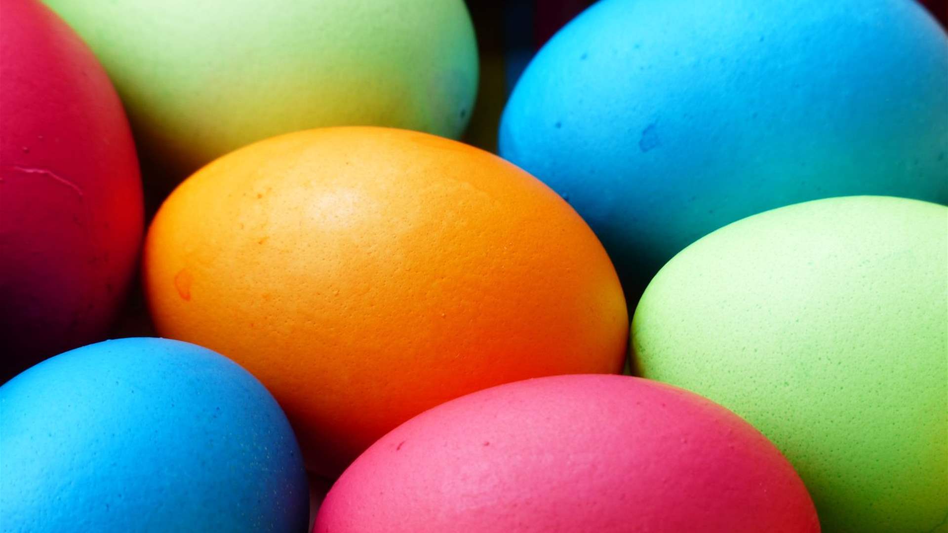 في عيد الفصح... إليكم هذه الحيل لتقشير البيض المسلوق بسهولة