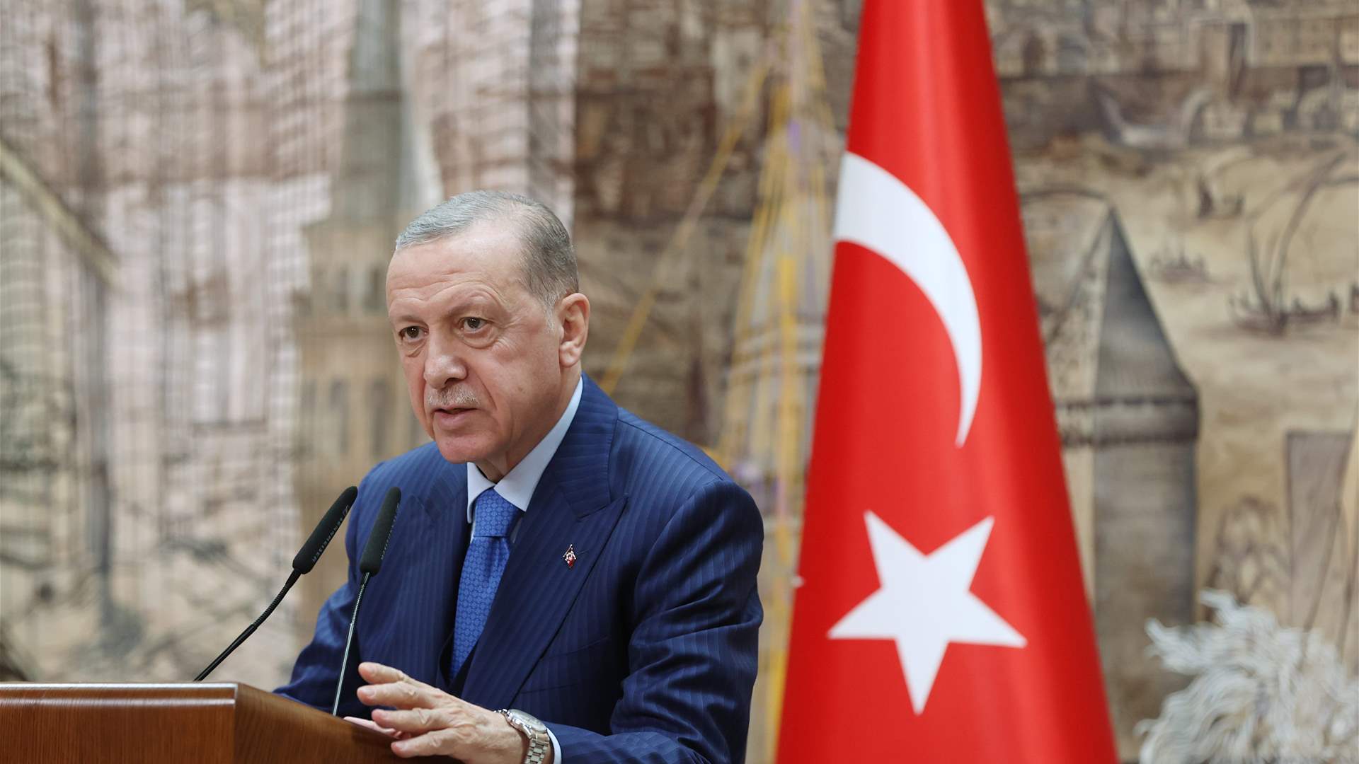 Turkey elections: Erdogan&#39;s party suffers setback
