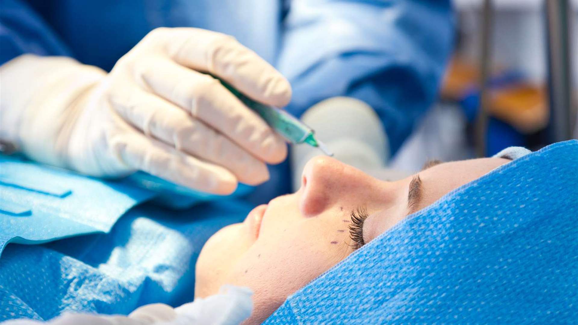 بعد إنفاقها أكثر من 50 الف دولار على عمليات التجميل وتشبيهها بالكائن الفضائي... شابة تصدم متابعيها بقرارها! (صور)