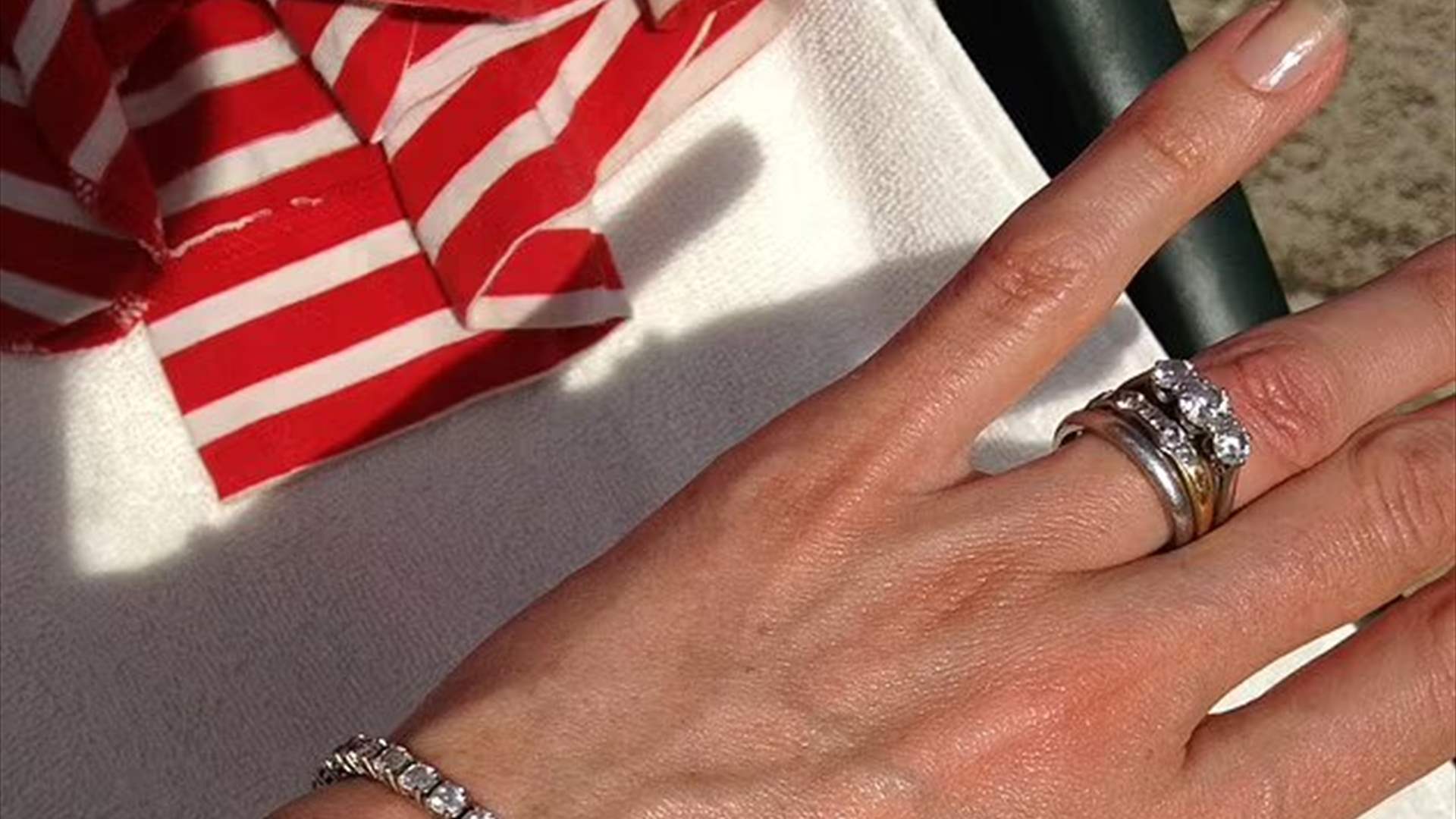خاتم الزواج سبب لها ذكريات مؤلمة... ما فعلته المرأة بعد انفصالها عن زوجها مذهل (صور)