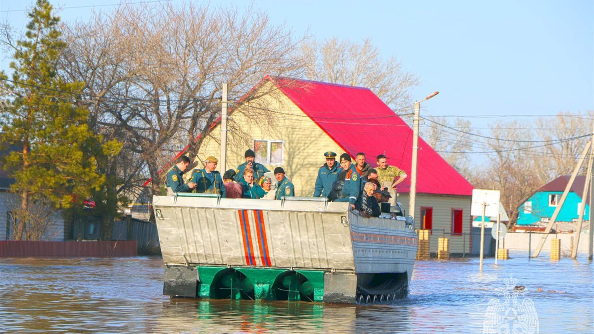Following dam collapse, 4000 people evacuated from Russian Ural