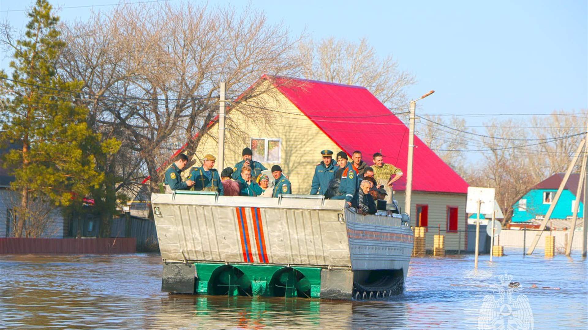 Following dam collapse, 4000 people evacuated from Russian Ural Mountains