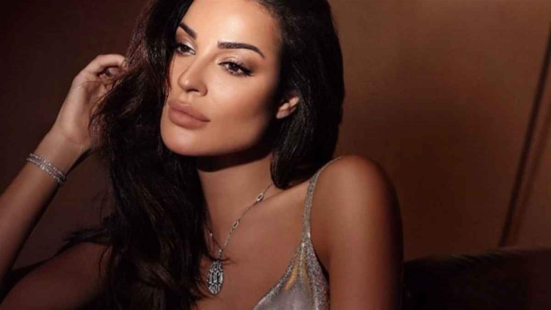 نادين نجيم تنشر مجموعة صور رائعة لها وتعلّق: "انتظروني على الـLBCI في هذا الموعد"! 