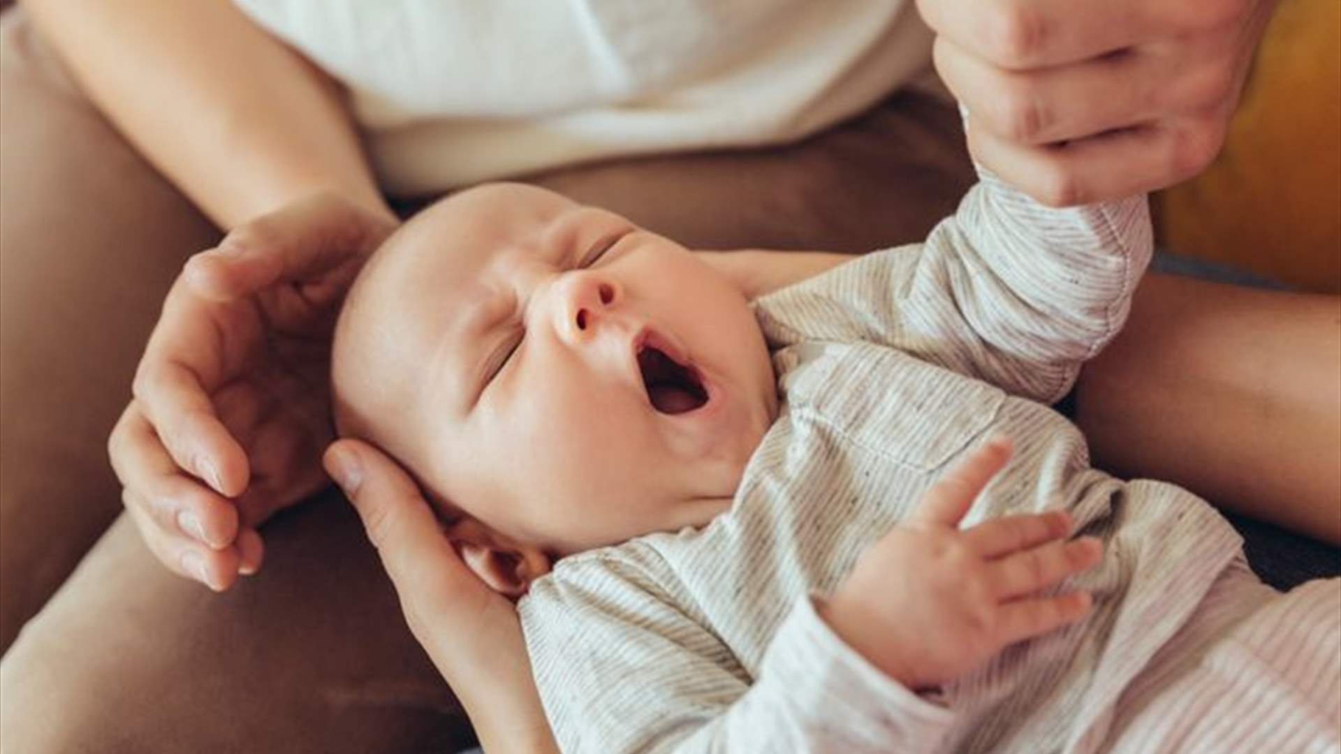 صديقتها اختارت اسمًا لابنها على سبيل المزاح والاستهزاء... ما قامت به الأم عند الولادة لم يكن متوقعًا!