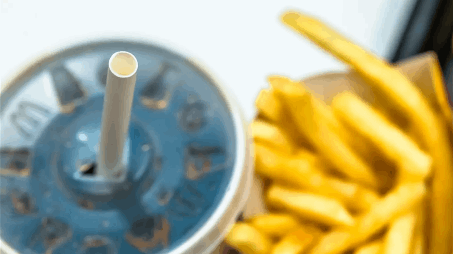 ما السبب الذي يجعل مذاق المشروبات الغازية أفضل في مطعم "برغر" الشهير؟ 