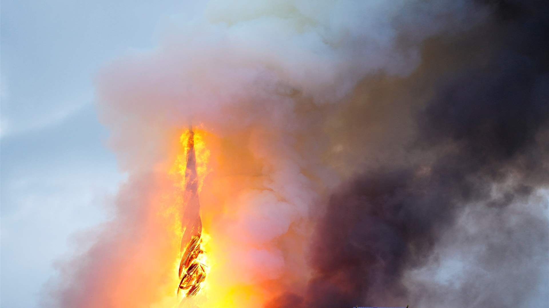 Flames engulf Copenhagen's Old Stock Exchange 