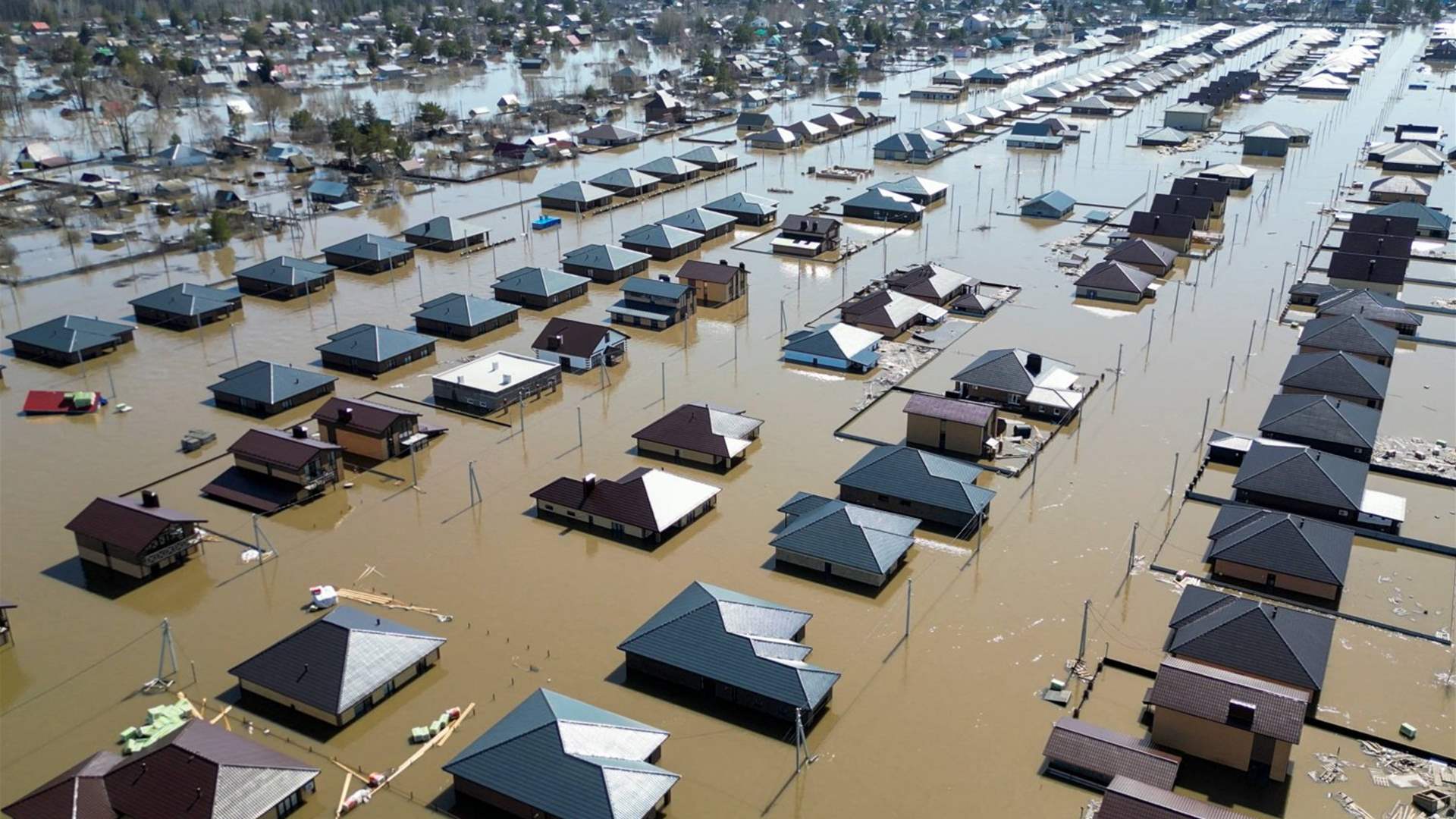 عمليات إخلاء جديدة في غرب سيبيريا مع استمرار الفيضانات