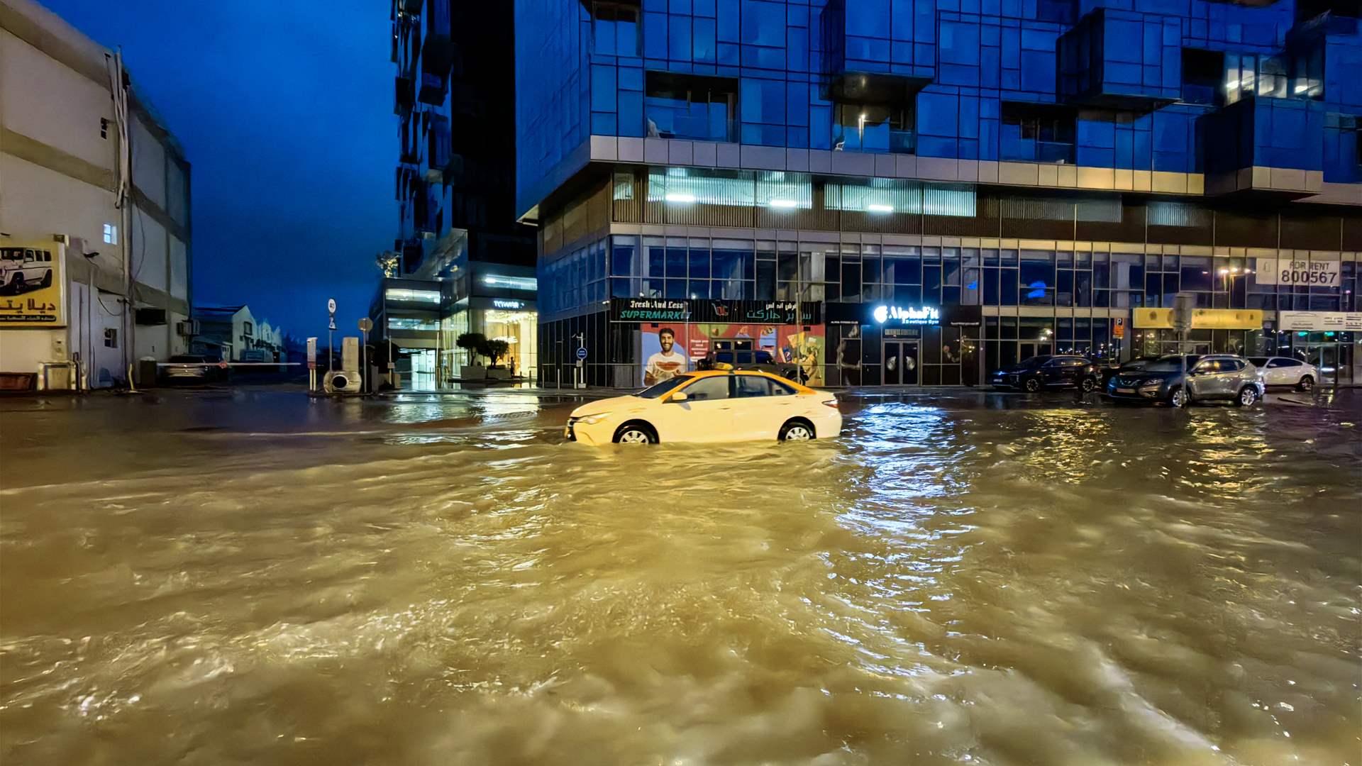 اجراءات جديدة متعلقة بالمسافرين في الامارات بسبب الاحوال الجوية 