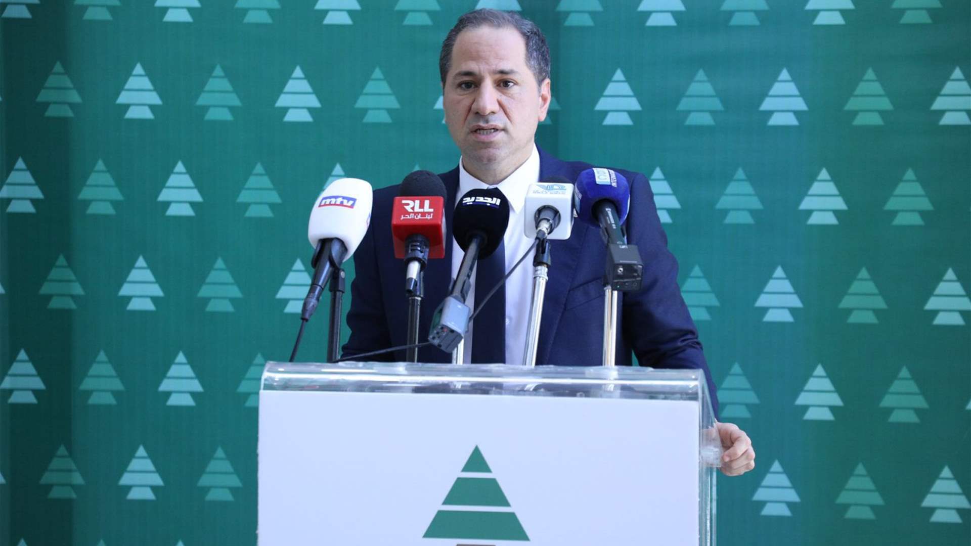 الجميّل بعد استقباله سفراء الخماسية: مقاربة السفراء تحترم وجهة نظر الجميع ... والسفير المِصريّ: الاجتماع كان بنّاءً وإيجابيًا