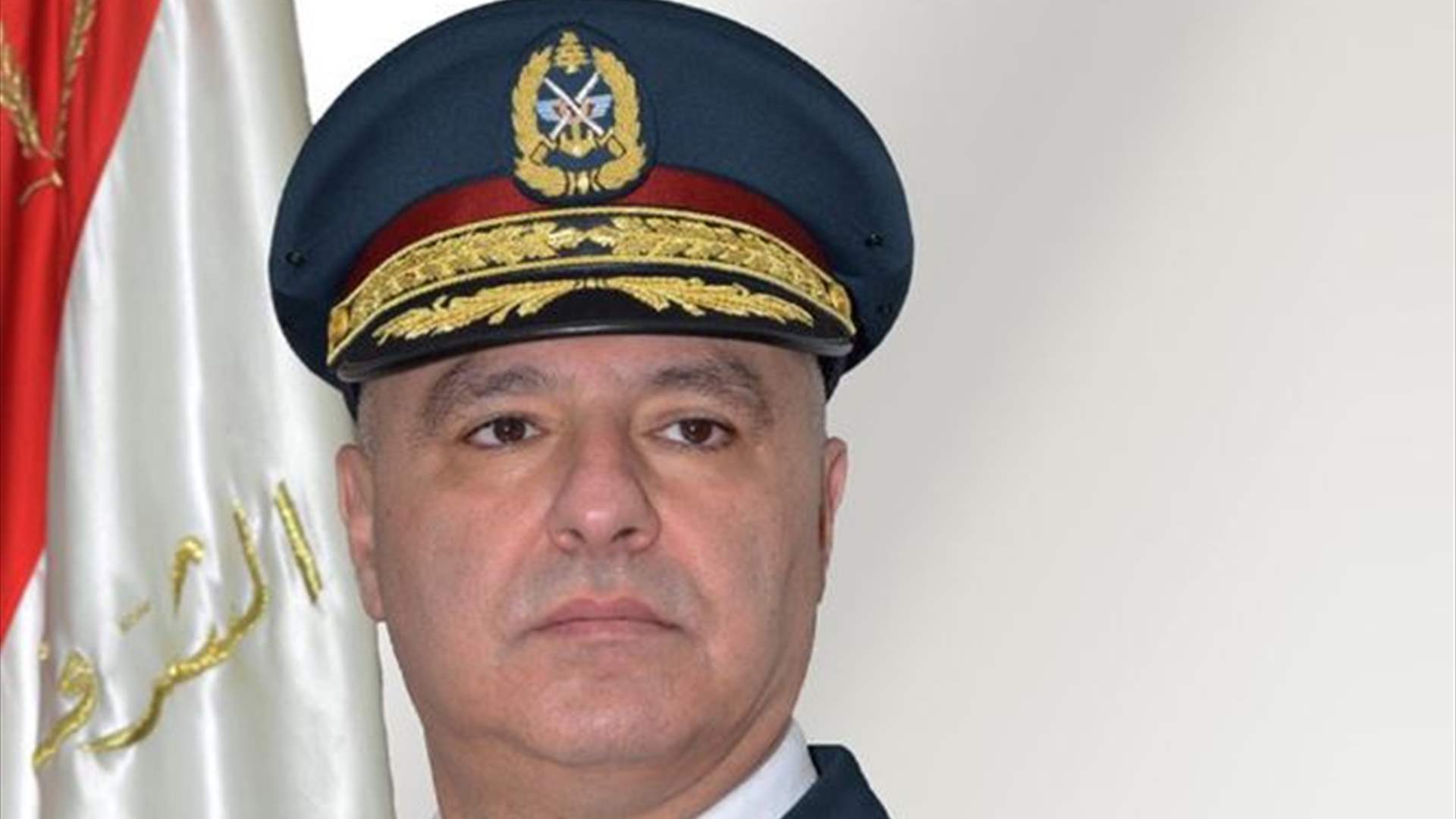 قائد الجيش إلى فرنسا للبحث في وسائل دعم المؤسسة العسكرية