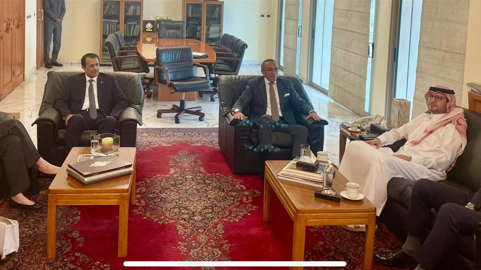 السفير المصري يستضيف سفراء اللجنة الخماسية في لقاء تشاوري