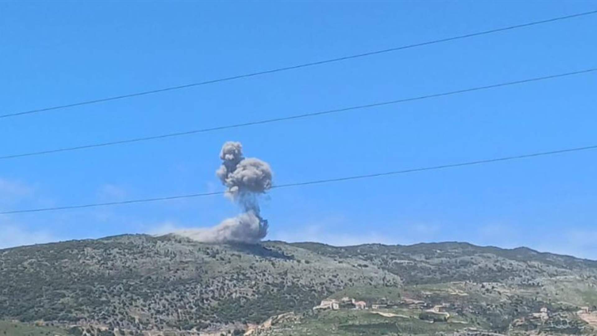 غارة إسرائيلية تستهدف الجبل بين ميدون والسريرة