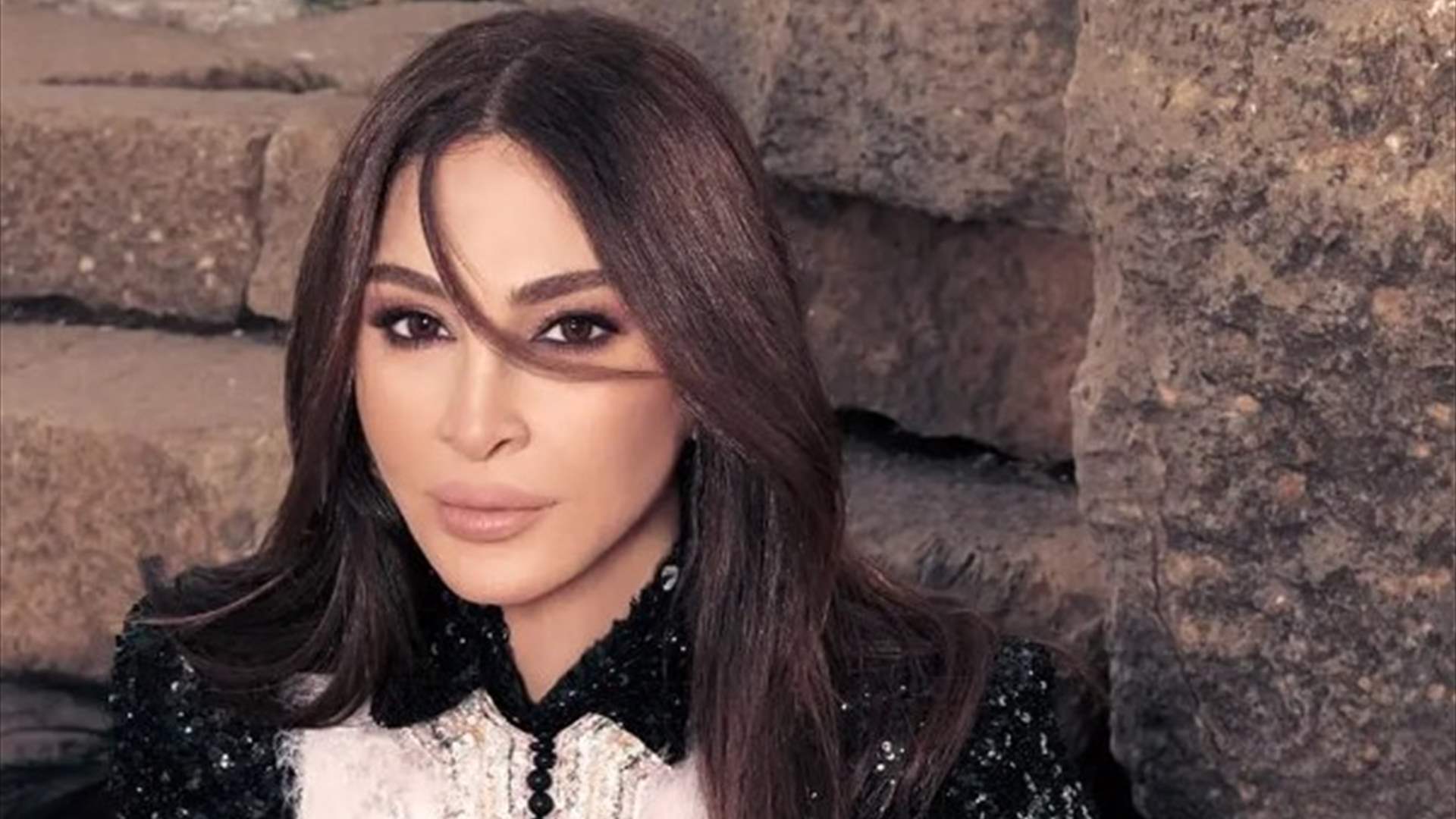 إليسا في موقفٍ محرج بأميركا: كنت وقّعتني... زعلت منك! (فيديو)