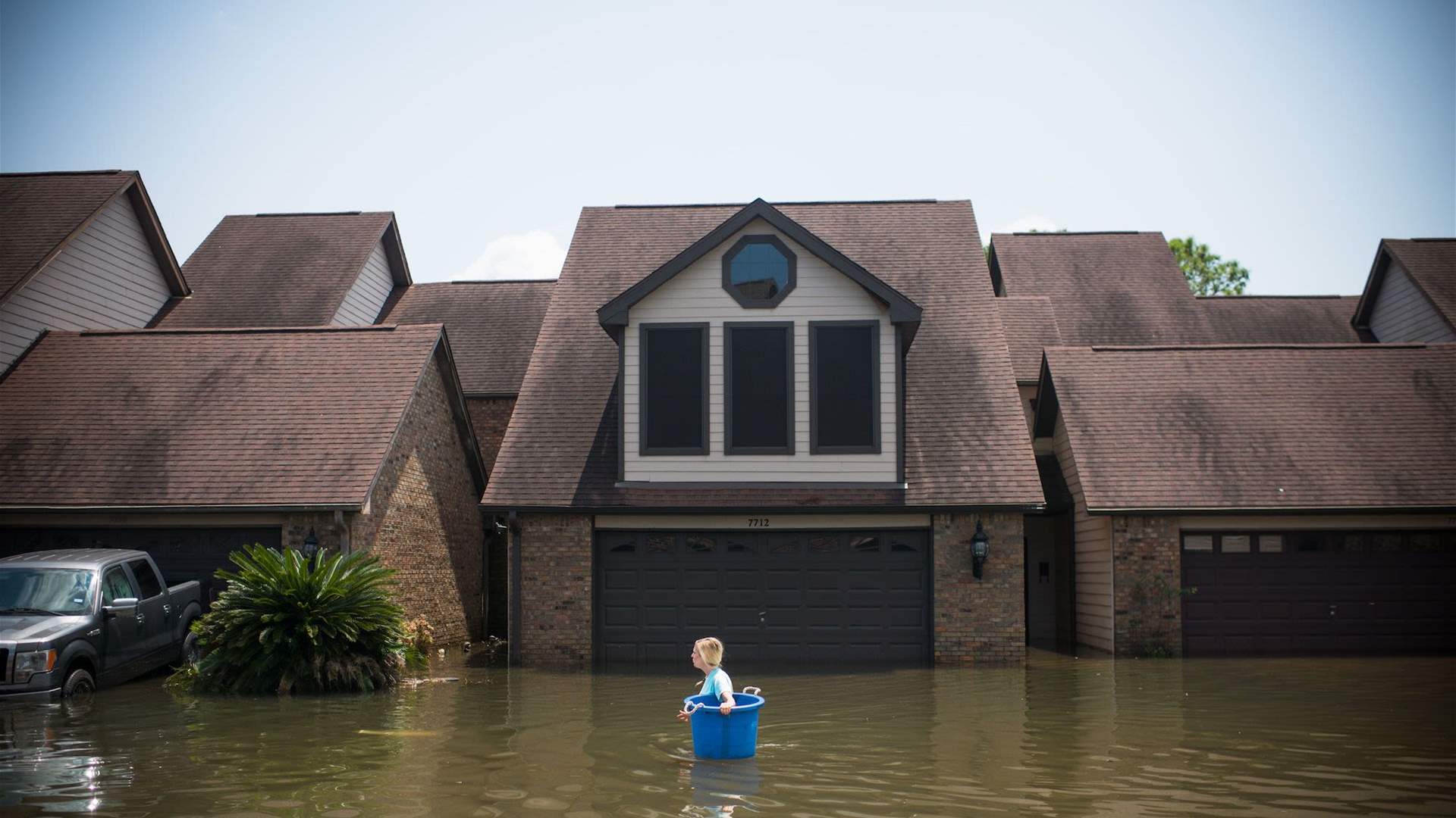 Floods swamp China&#39;s south, spark extreme weather fears