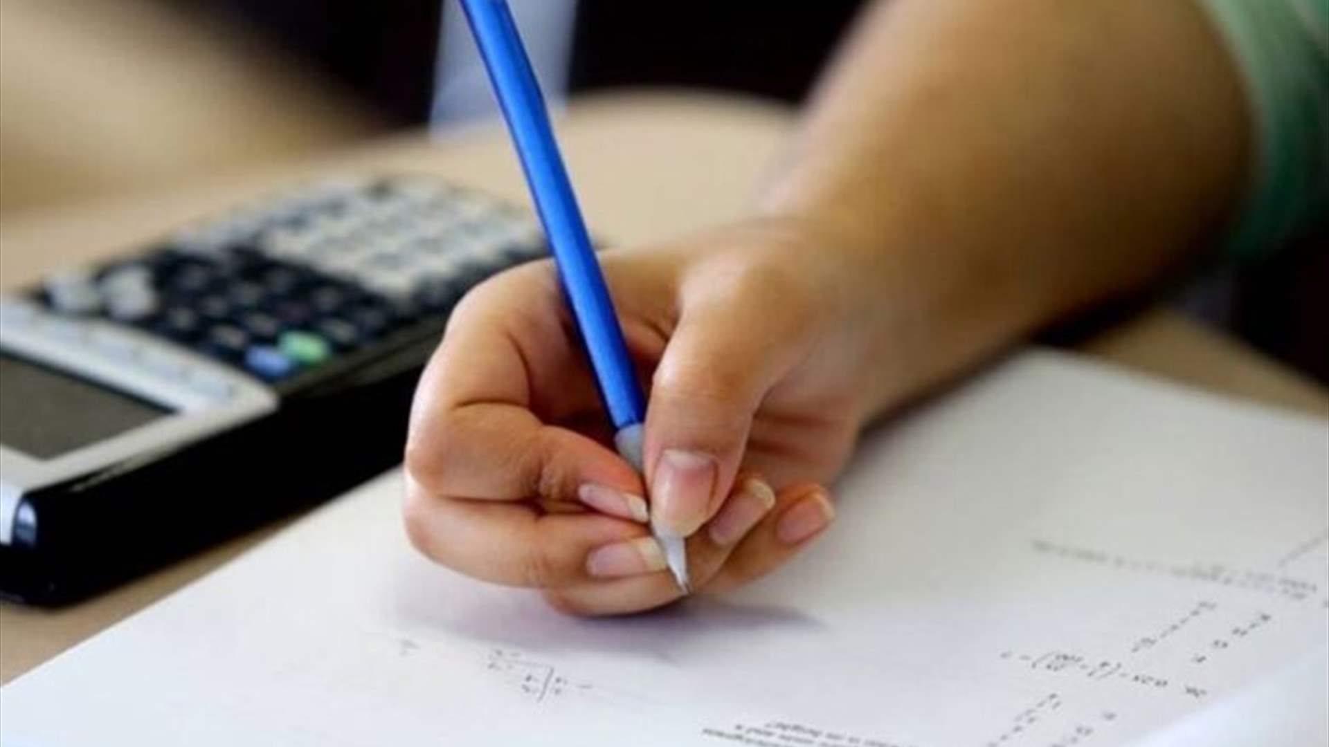 الإمتحانات الرسمية للشهادة المتوسطة والثانوية... هذه مواعيدها