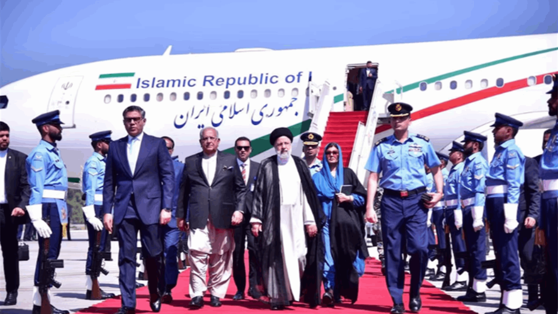 Iranian president vows to boost trade with Pakistan to $10 billion a year
