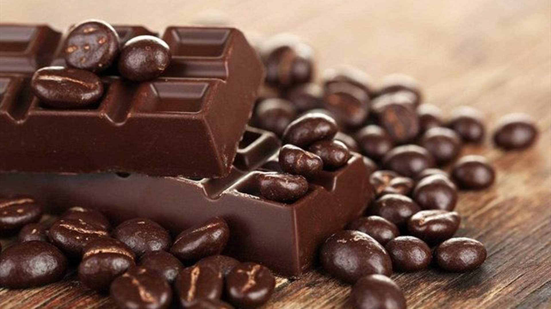 لمكافحة الشيخوخة... تناولوا الشوكولا وادمجوا مسحوق الكاكاو ضمن وجباتكم الغذائية! (فيديو)
