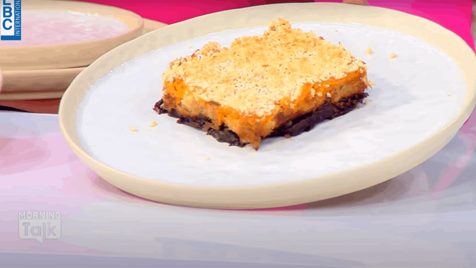طبق السمك مع البطاطا الحلوة والسبانخ... إليكم الوصفة مع الشيف حنا طويل (فيديو)