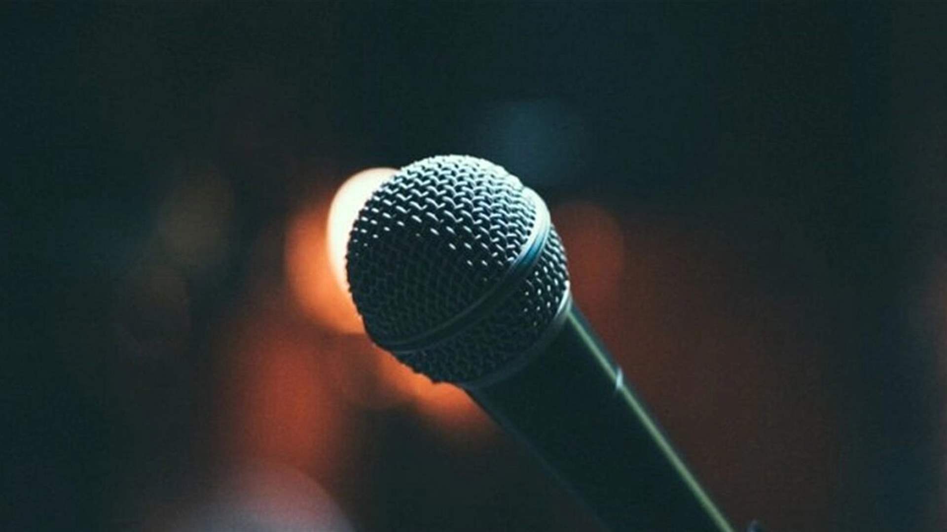 بعد سقوطه في مهرجان "كوتشيلا"...مغني أميركي شهير يلغي جولته الغنائية