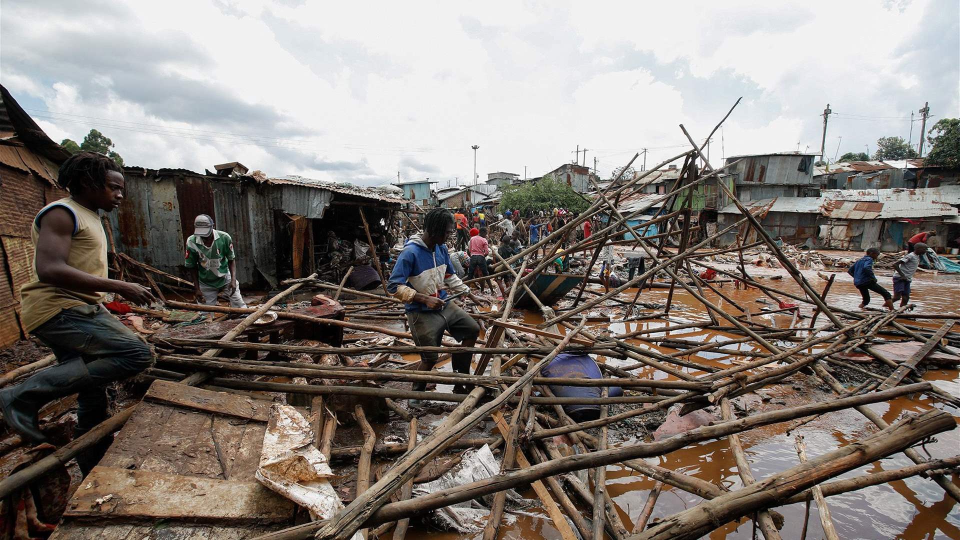 Floods kill at least 20 in Kenya&#39;s Mai Mahiu area