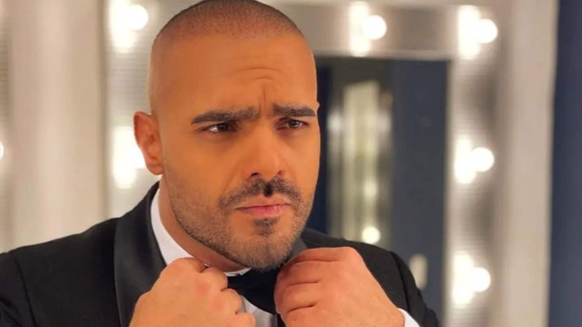 فقد توازنه وكاد يسقط على المسرح... فيديو محرج لجوزيف عطية