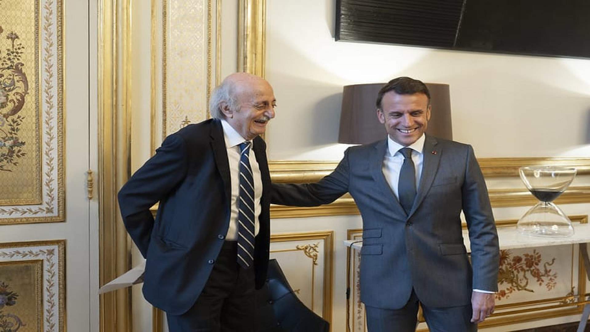 President Macron receives Walid Jumblatt, discusses Lebanon&#39;s political situation