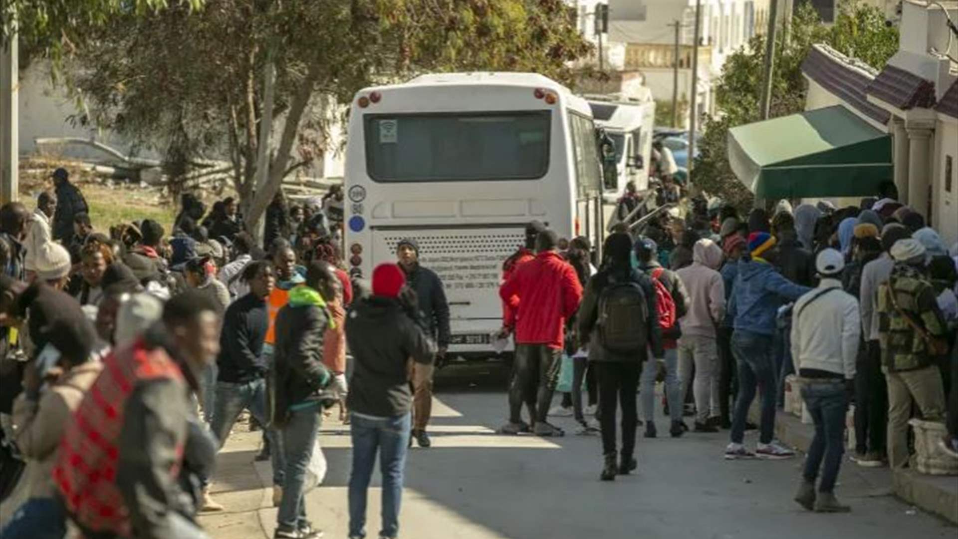 إجلاء قسري لمئات المهاجرين من مخيمات في تونس: &quot;مؤامرة لتغيير التركيبة الديموغرافية&quot;