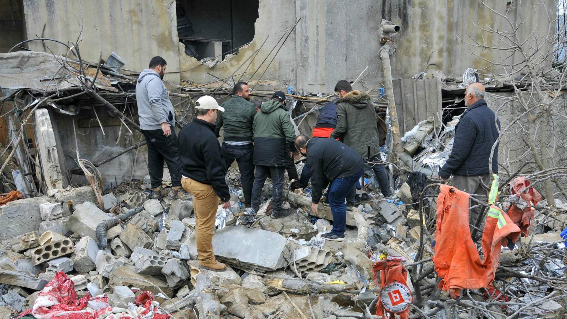 Human Rights Watch: Raid that killed seven paramedics in southern Lebanon is &#39;unlawful&#39;