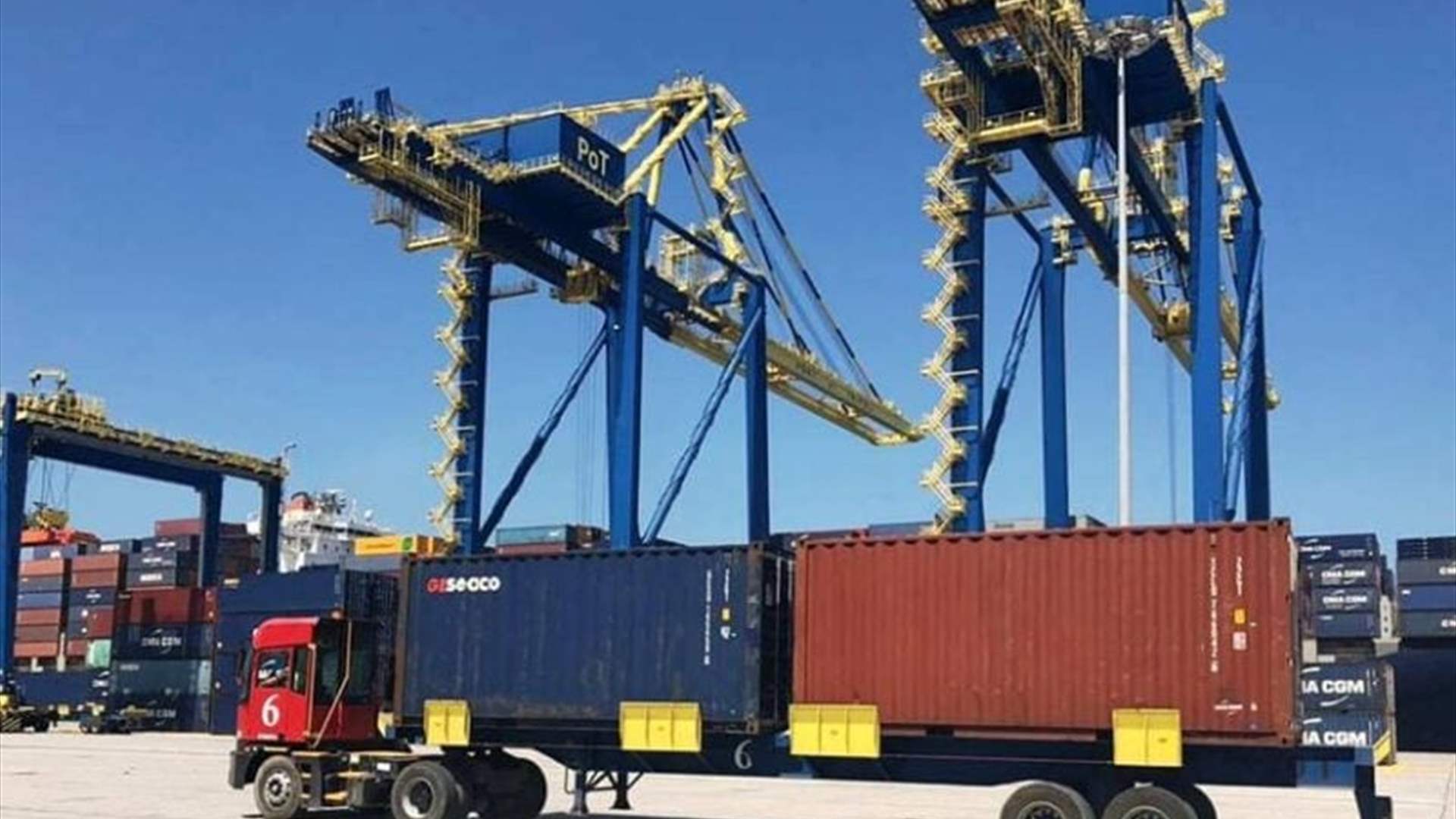 قرار بالتشدّد بتطبيق قانون السير لجهة حمولة شاحنات نقل القمح... 