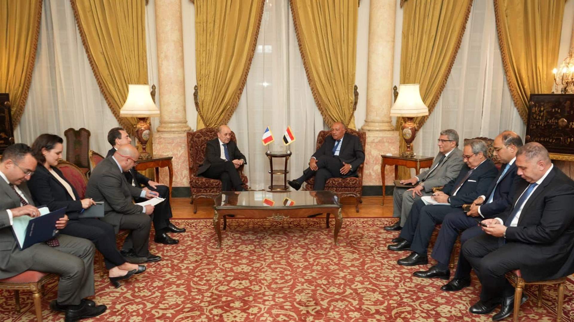 وزير الخارجية المصري استقبل لودريان... وهذا ما تم بحثه