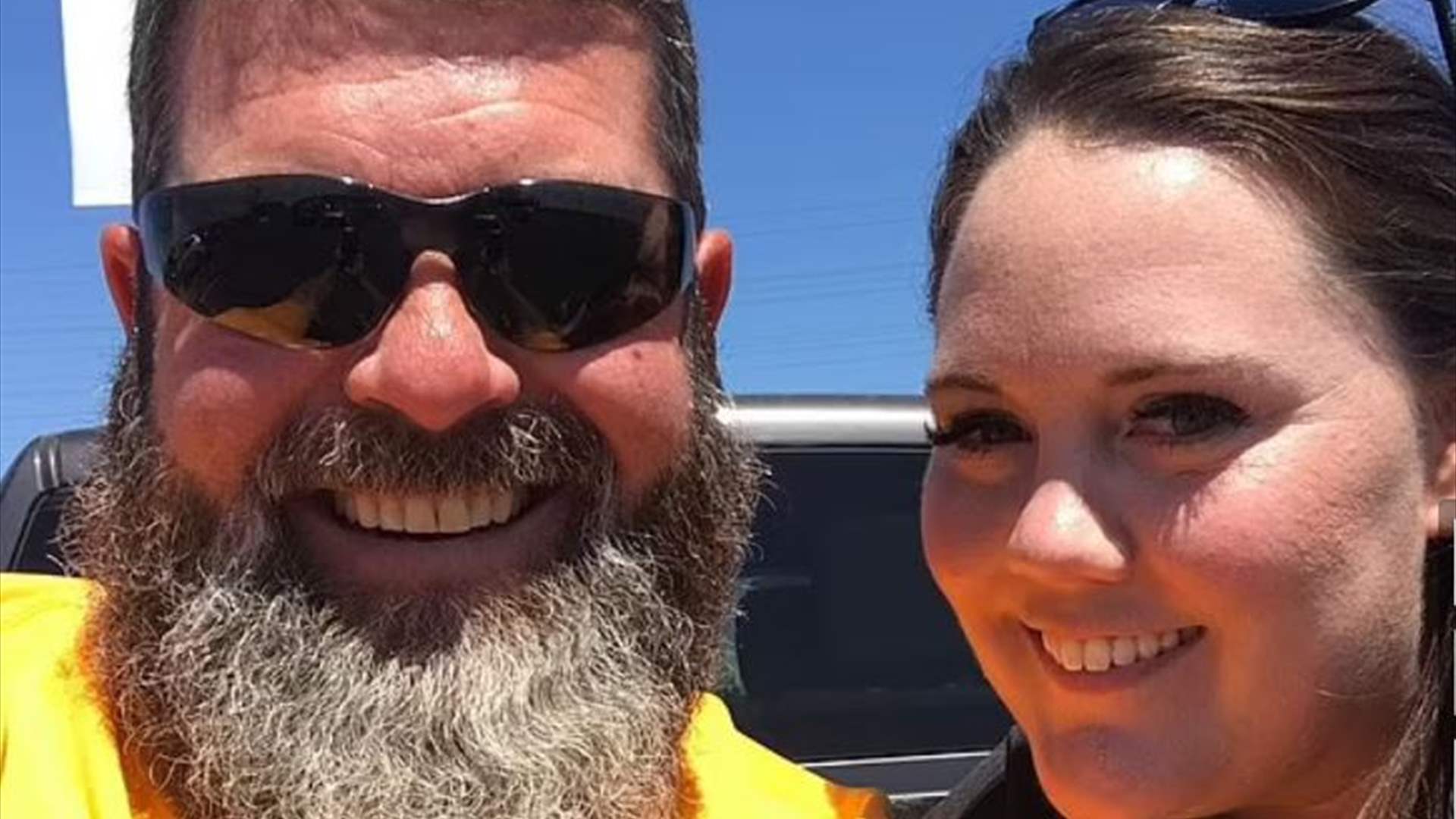 جدال حادّ يندلع بين امرأة وزوجها على خلفية تحمّل مسؤولية أمر غريب... ما علاقة حماتها؟! (فيديو)