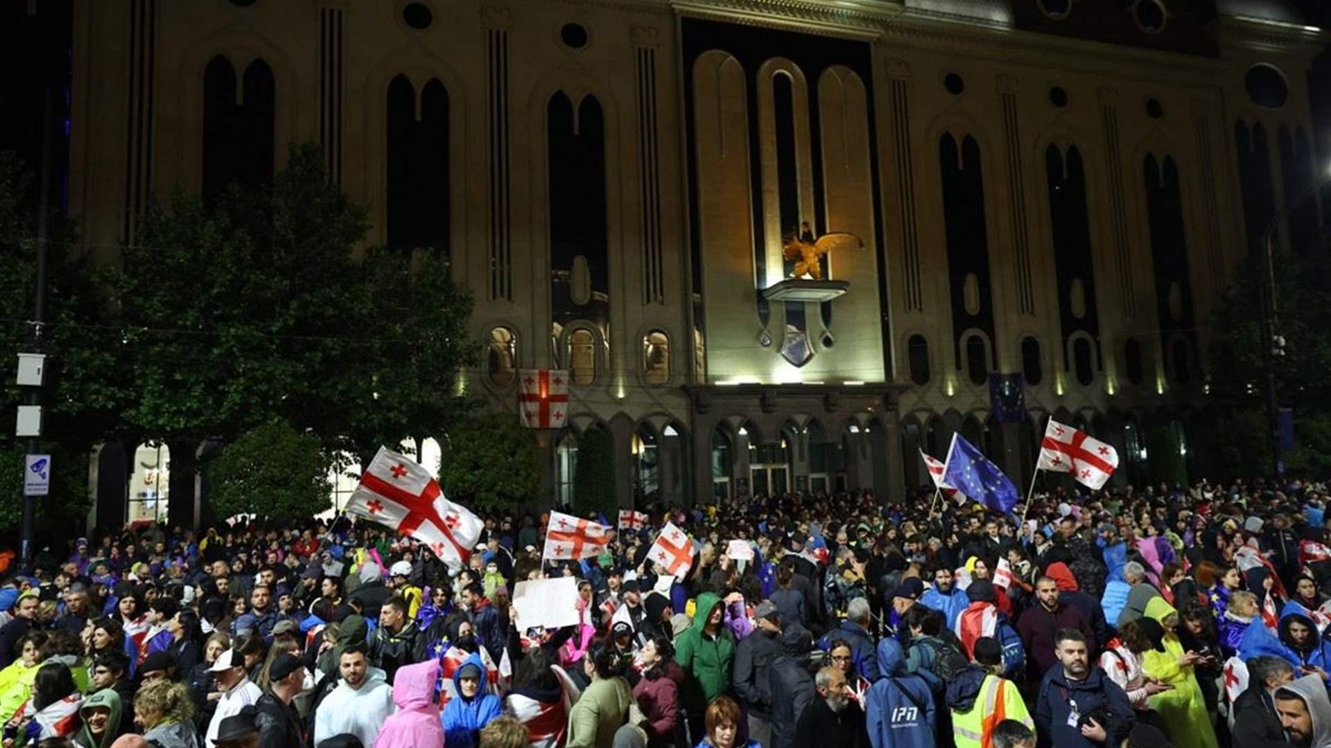 آلاف المتظاهرين في تبليسي ضد مشروع قانون &quot;التأثير الأجنبي&quot; رغم تحذيرات الحكومة الجورجية