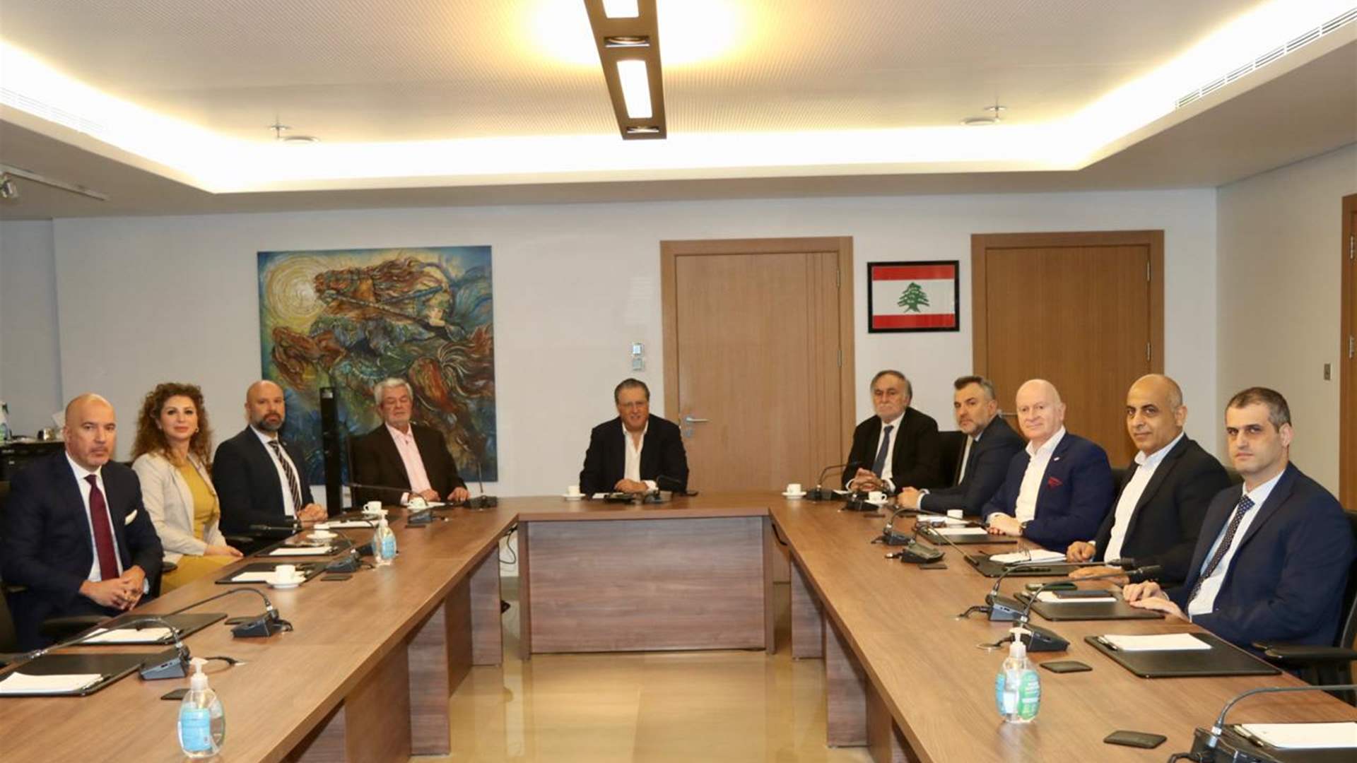 شقير بحث في مشاكل قطاع الفنادق: ما يحصل مجاف لمنطق الإستثمار ومعاد للنشاط الإقتصادي