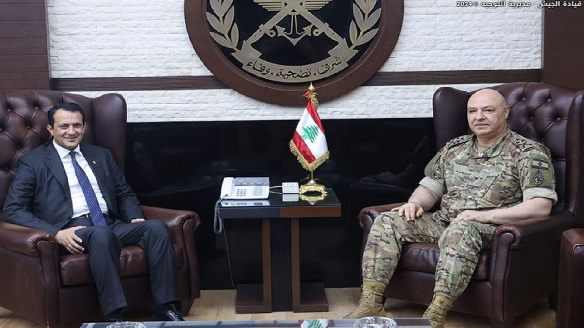 قائد الجيش عرض الأوضاع مع سفيري قطر وايطاليا