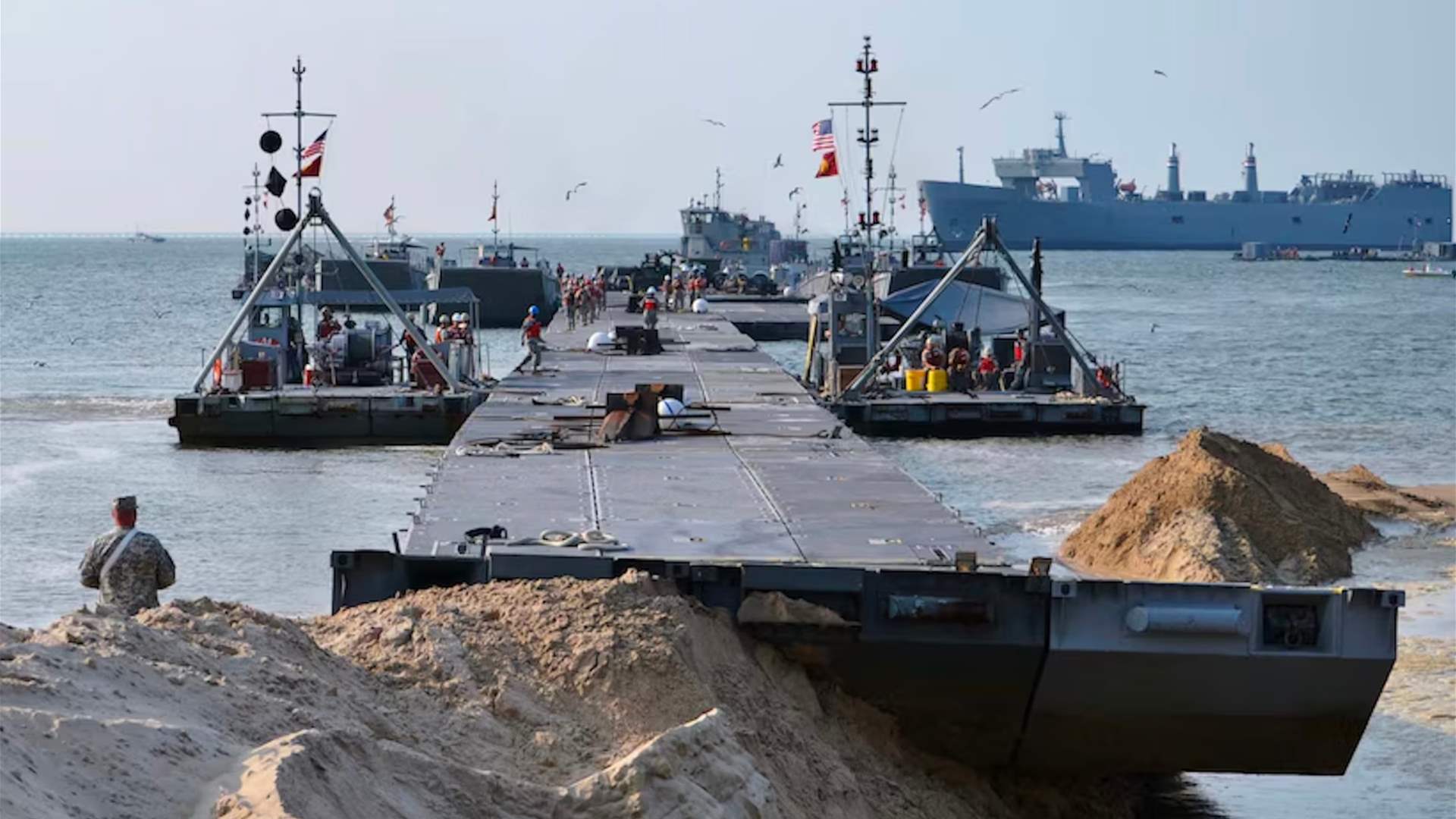 US anchors temporary pier at Gaza beach for aid delivery