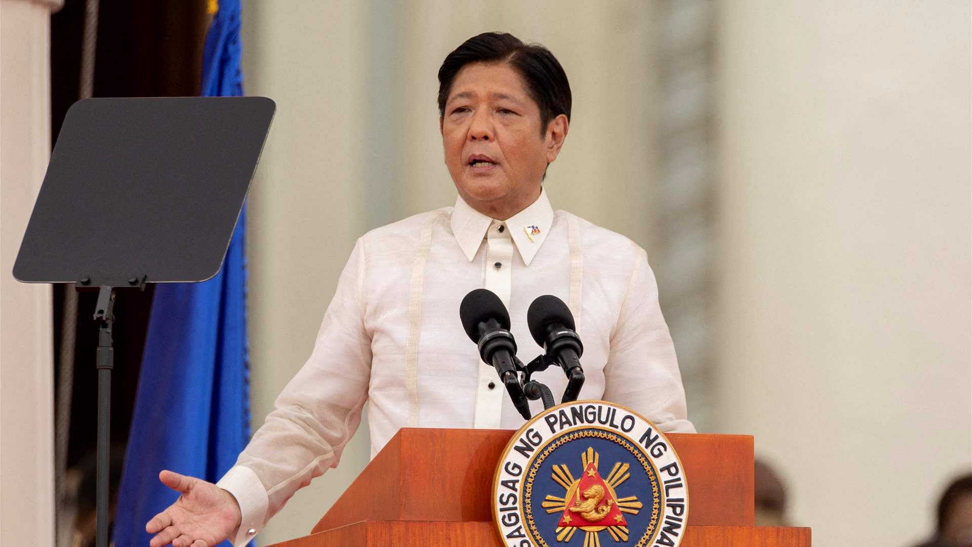 Philippines president says his country to &#39;vigorously defend&#39; territory