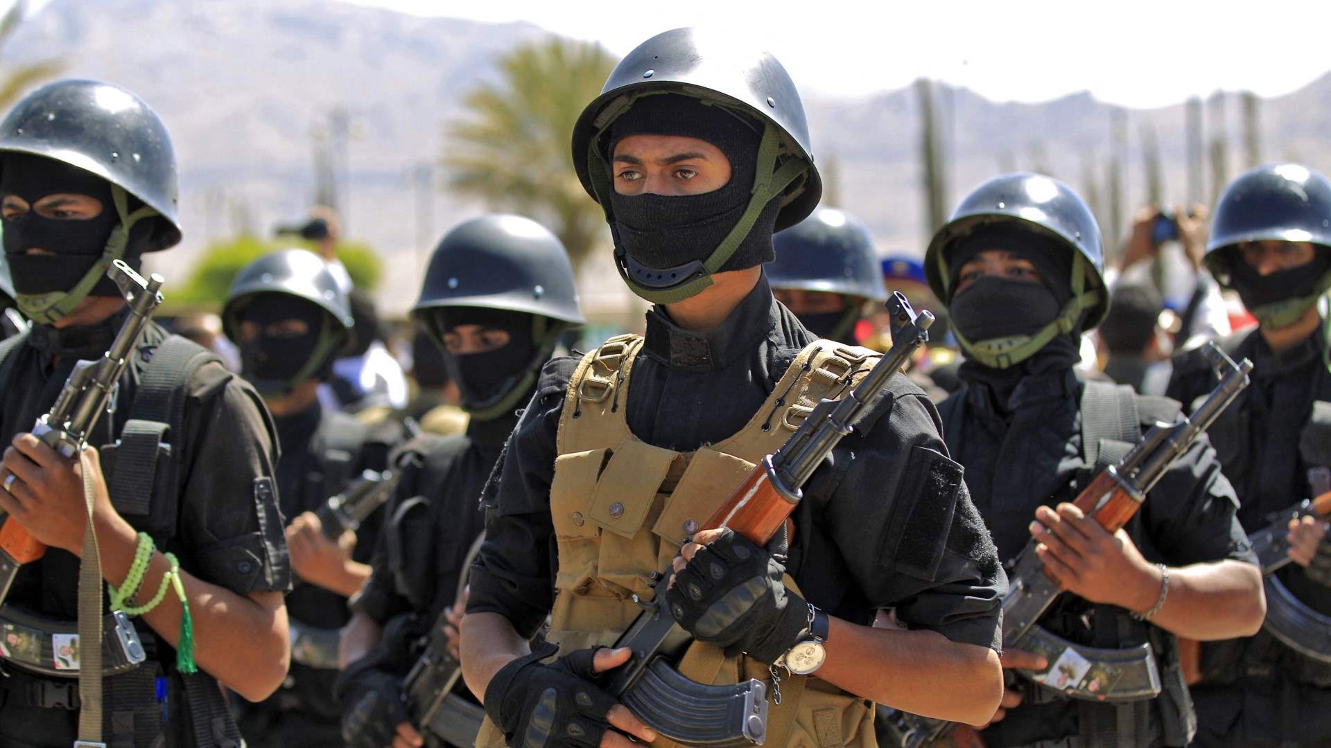 Houthis in Yemen postpone release of 100 prisoners from government forces