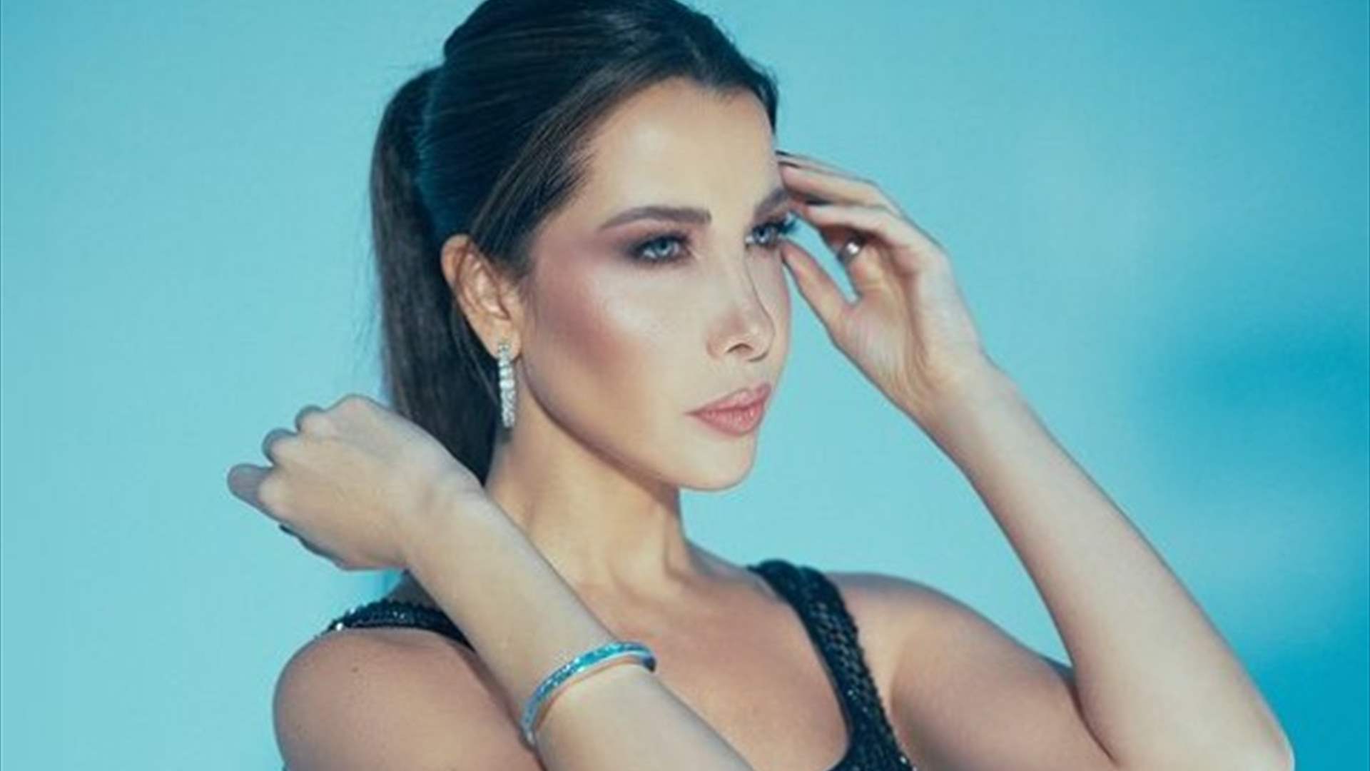 نانسي عجرم تقفز على الترامبولين مع ابنتها... ولقطات من حديقة الفيلا الخاصّة بها