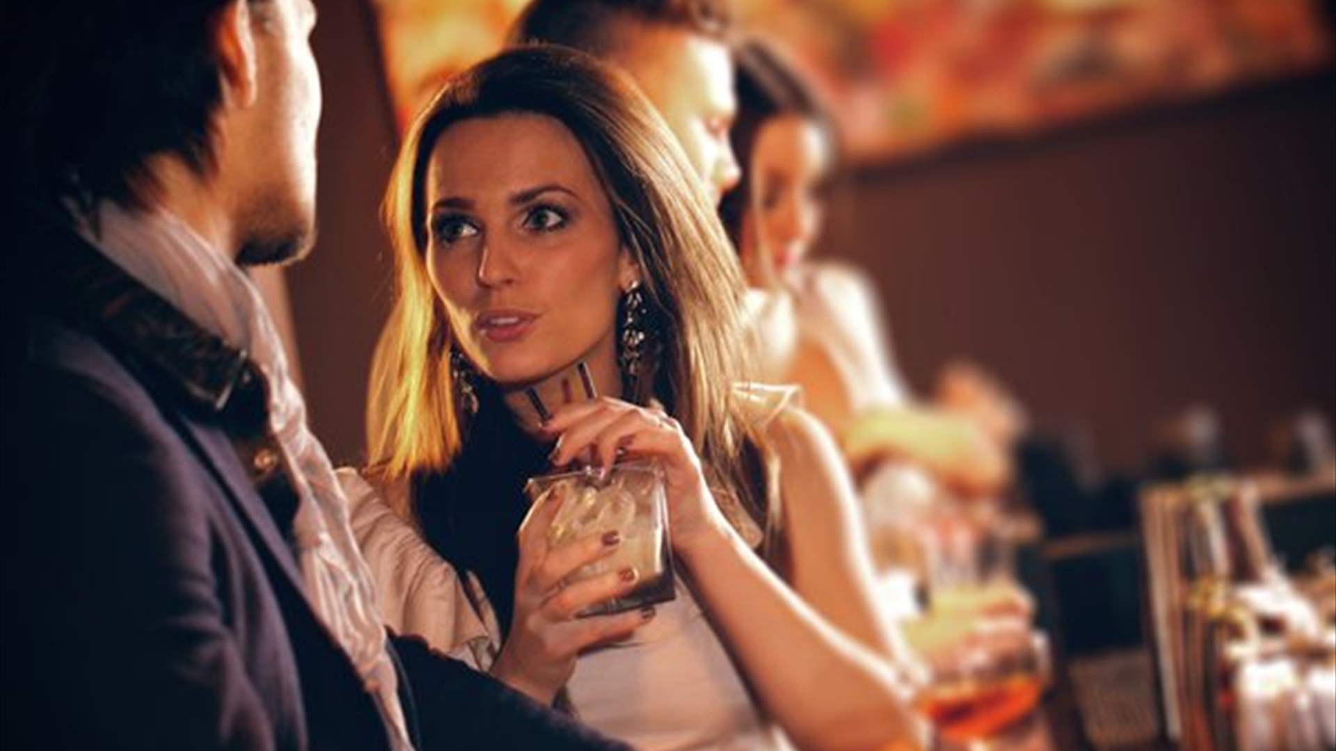 شابة تكتشف أمرًا مخيبا للآمال عن حبيبها... "علي أن أنهي العلاقة"!