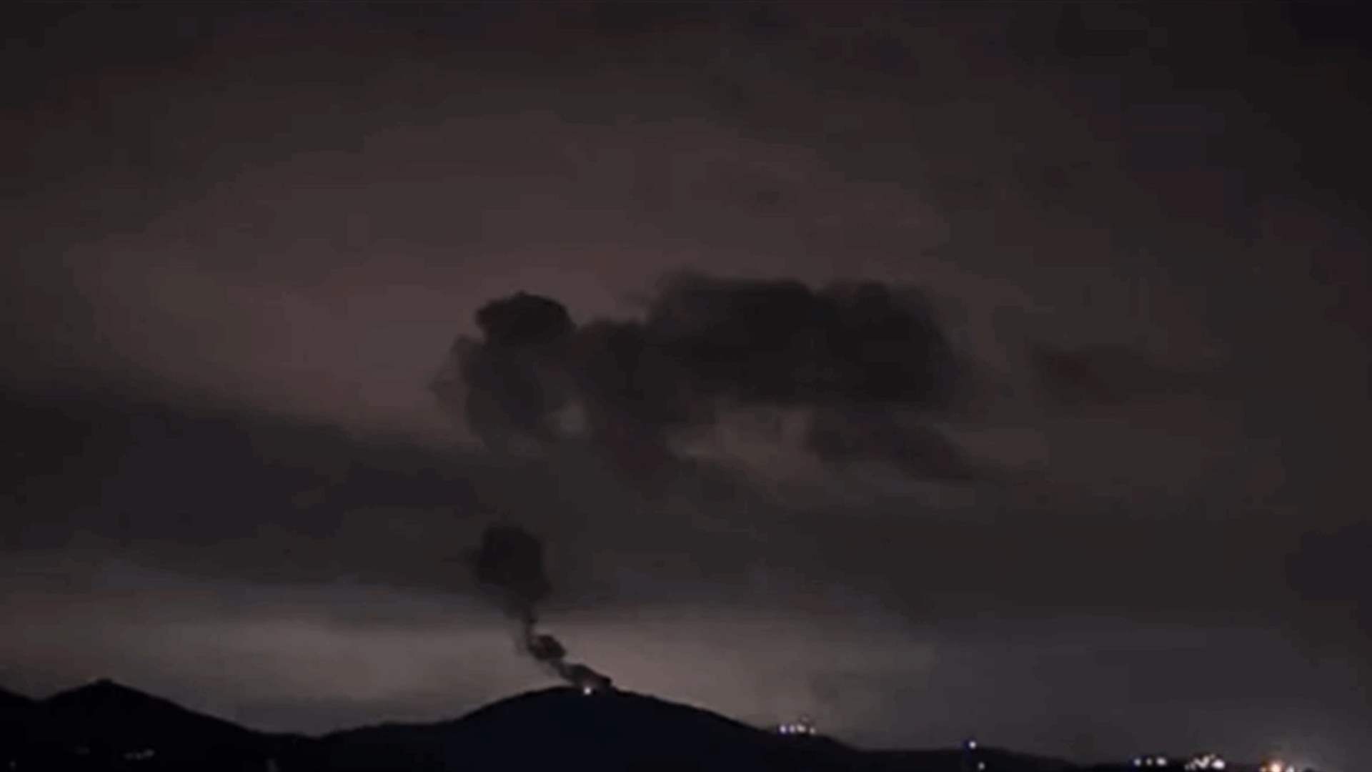Israeli strike injures several in southern Lebanon&#39;s Houla