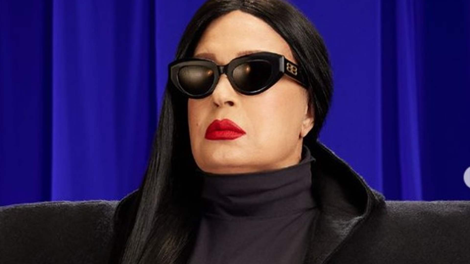 شعر فيفي عبده يصل إلى الأرض.. لن تتعرّفوا إليها في ظهورها &quot;الغريب&quot; (فيديو)