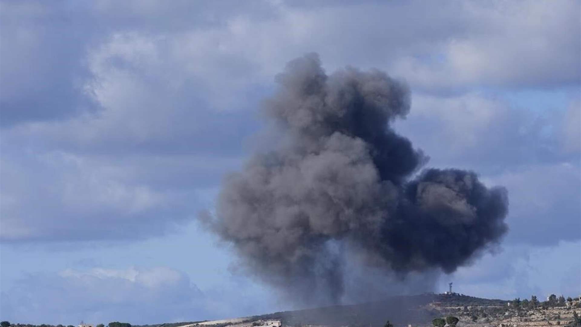 Preliminary information: Seven injured in Israeli strike on Seddiqine in southern Lebanon