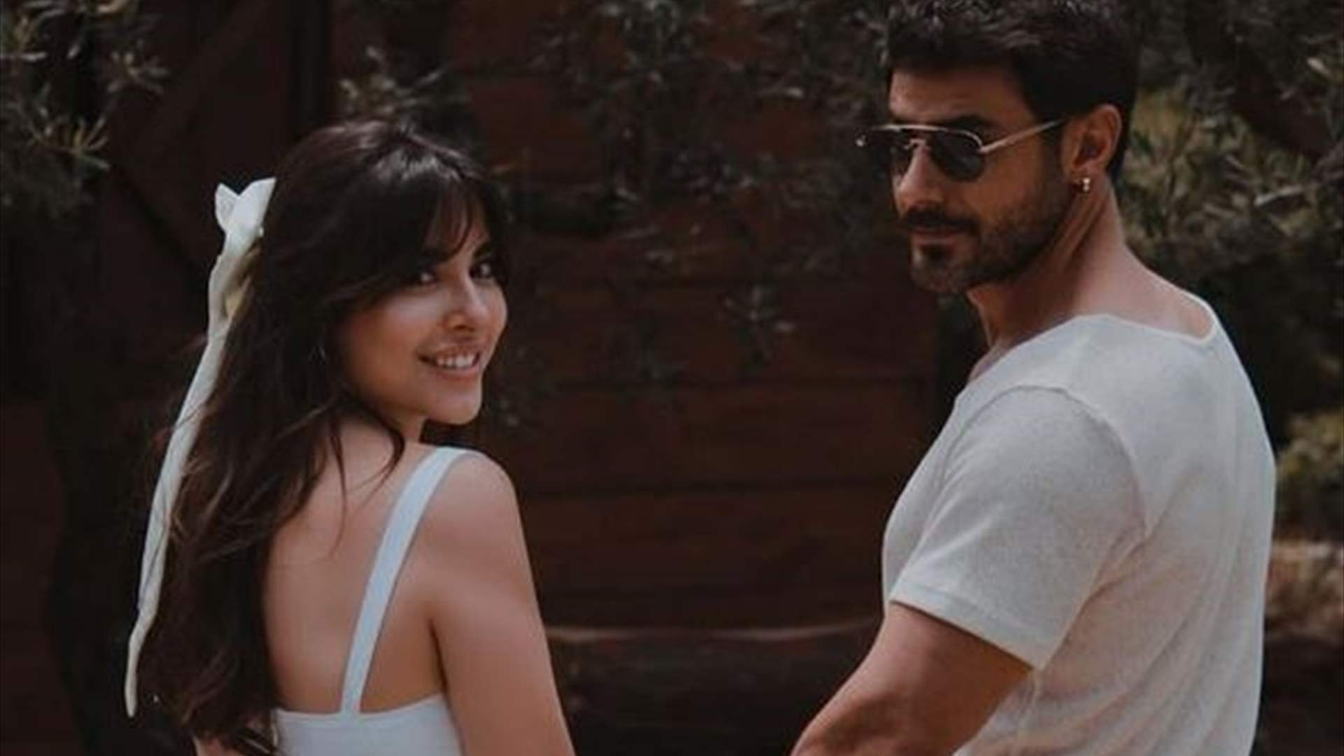 بأجواء مليئة بالحب والرومنسية... سارة أبي كنعان ووسام فارس يدخلان القفص الذهبي! (فيديو)