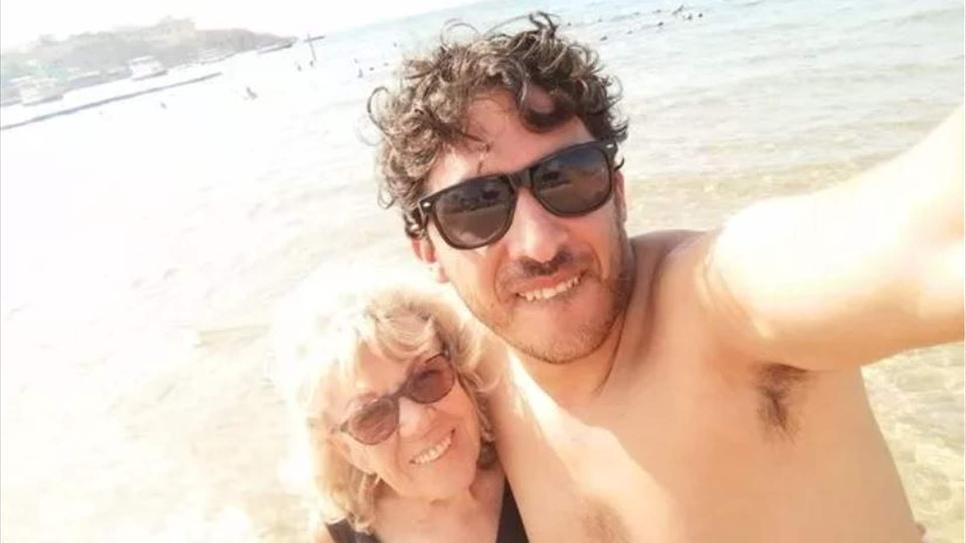 بعد انفصالها عن زوجها الثلاثيني... هذا ما قامت به سيدة مسنة!