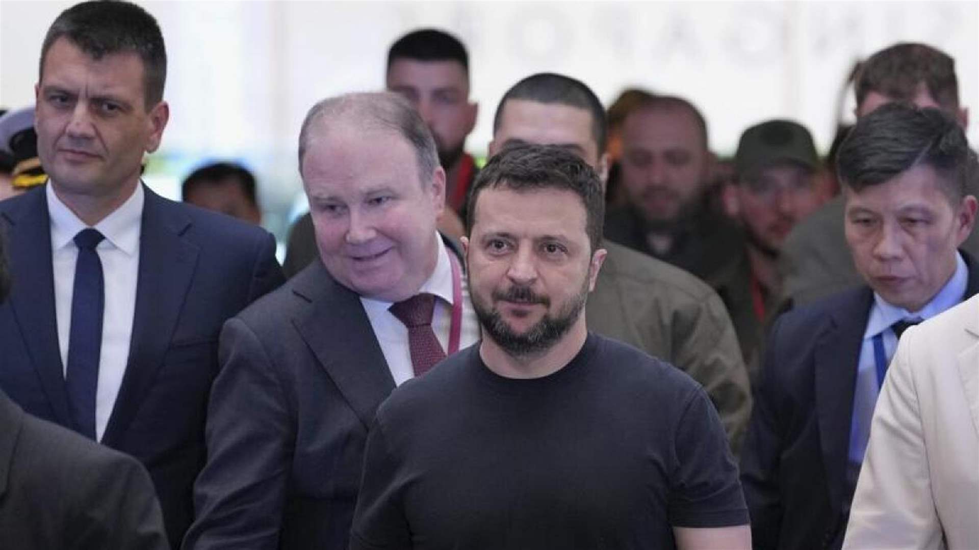 Zelenskyy meets with heads of state in Singapore and rallies support for a summit on Ukraine