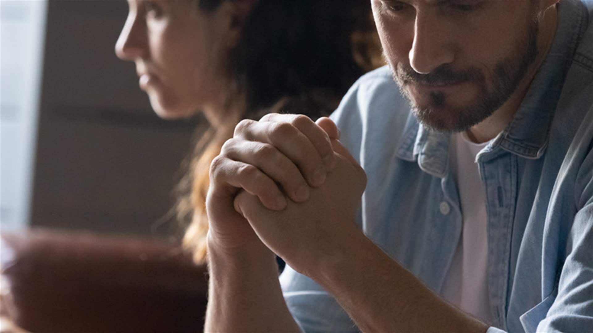 "ما زلت مهووساً بحبّي الأوّل"... رجل يروي قصّة تعلّقه بحبيبته السابقة وهذه تفاصيلها!