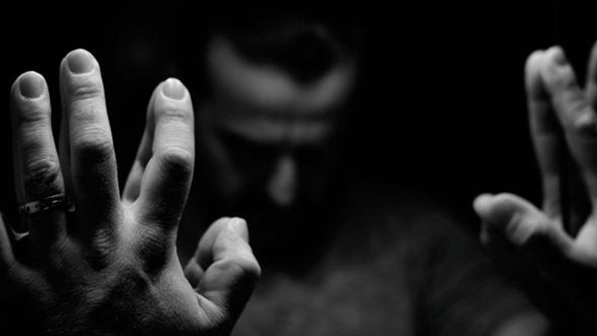 قبل وفاة زوجته بالسرطان فجّر اعترافه الصادم: "أريد أن أصبح امرأة"... ما فعلته الزوجة لا يصدق!