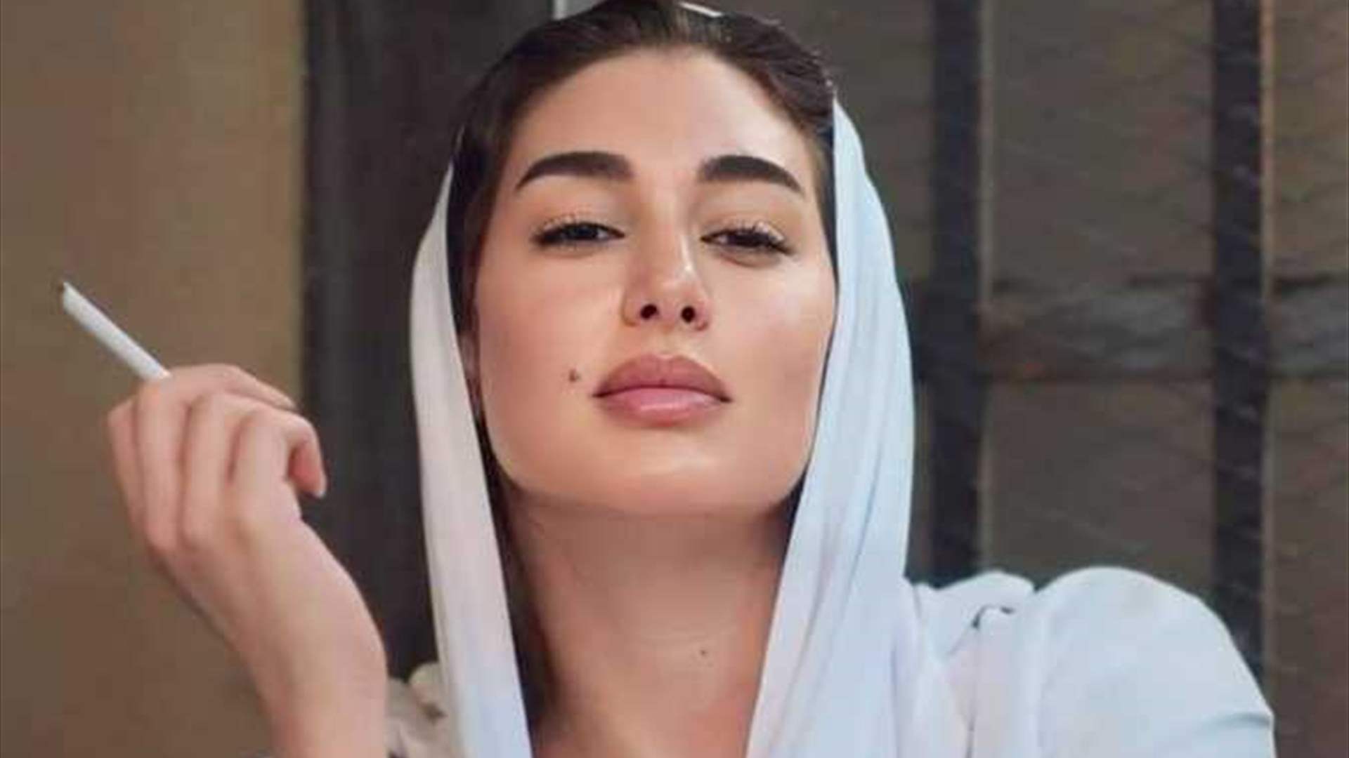 ياسمين صبري برداء الإستحمام... هل جورجينا أجمل منها؟ (فيديو)